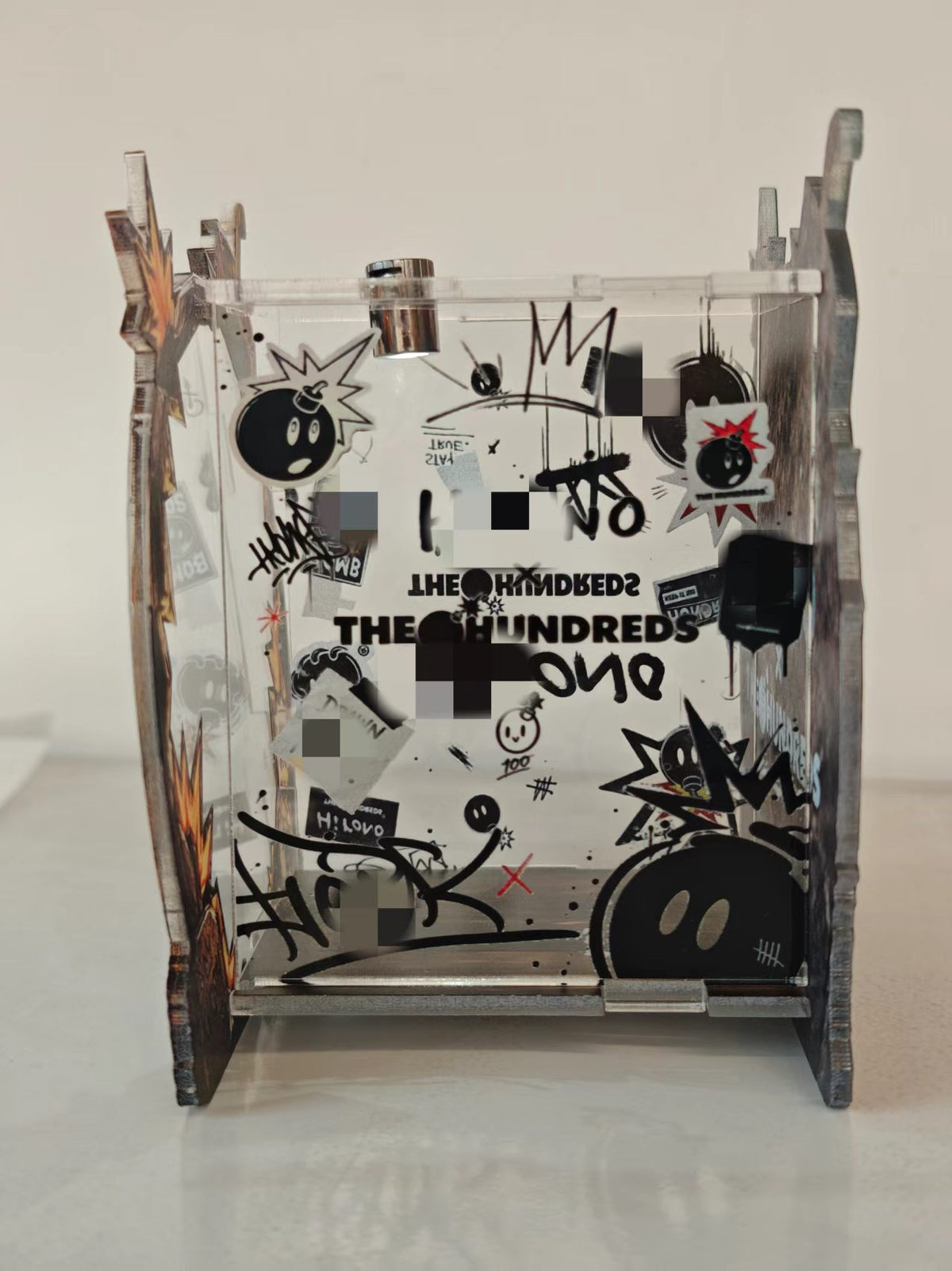 HRNO*The Hundreds Display case