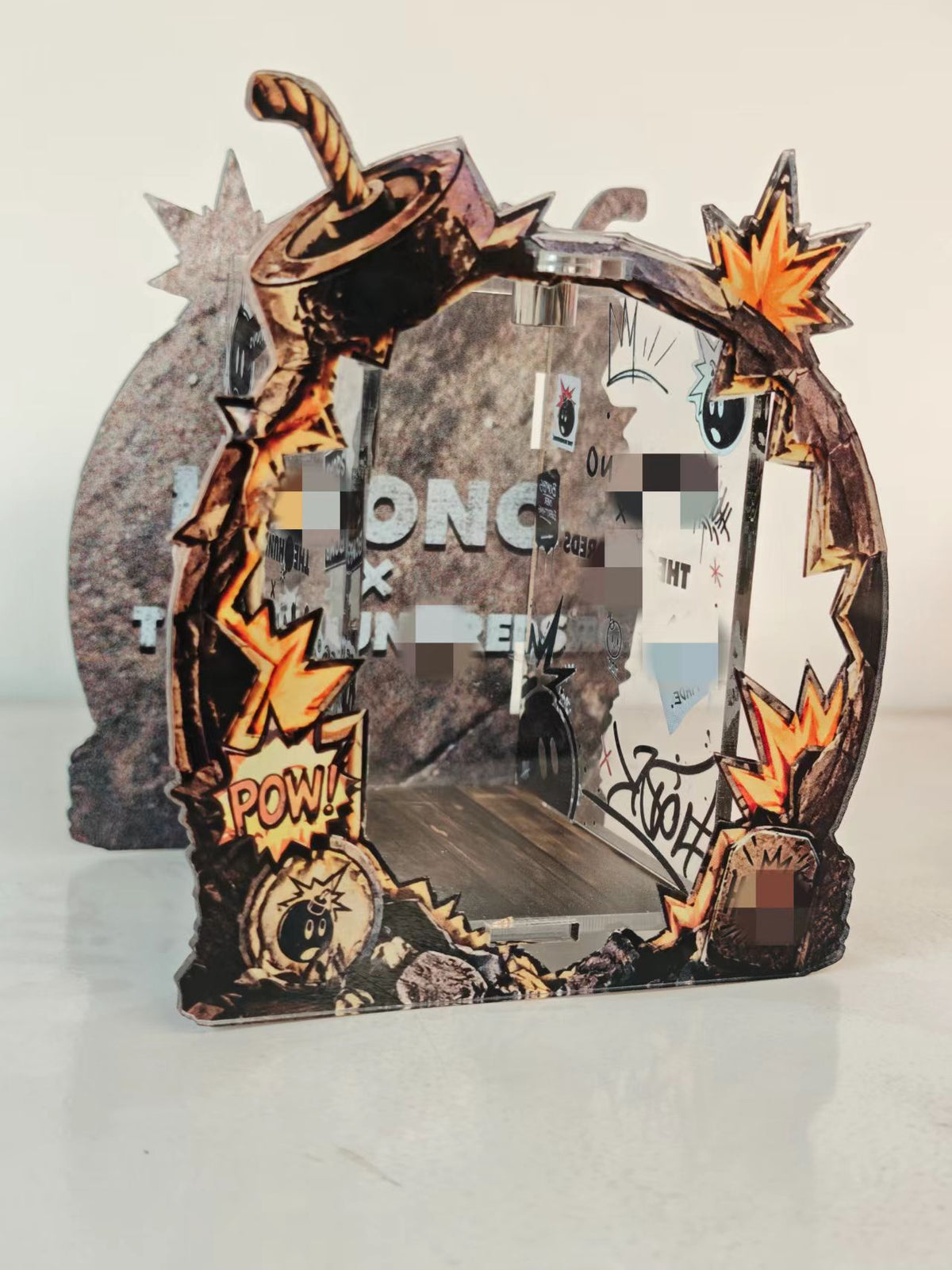 HRNO*The Hundreds Display case